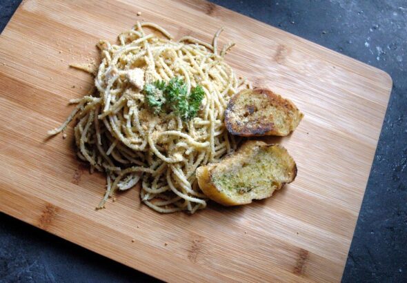 makaron-aglio-olio-klasyczny-przepis-na-spaghetti-z-czosnkiem-i-chili-1