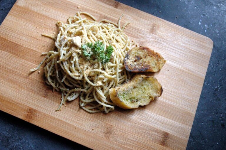 makaron-aglio-olio-klasyczny-przepis-na-spaghetti-z-czosnkiem-i-chili-1