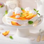 szybkie-ciasto-z-brzoskwiniami-i-galaretka---przepis-na-pyszny-deser